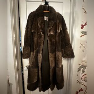 Beautiful, REAL vintage fur coat! Made by Al Zeller.